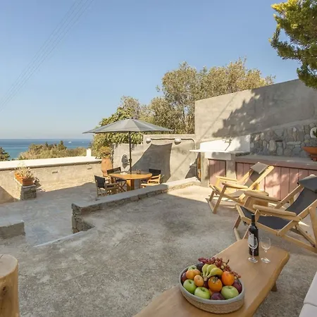 Vitamine Sea House Ferienhaus Parasporos